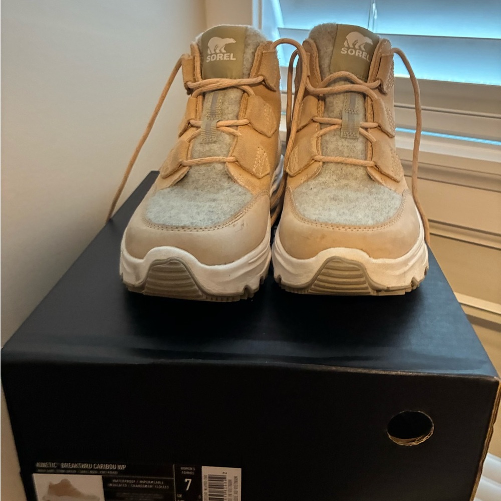 Sorel Kids Tan and Gray Boots